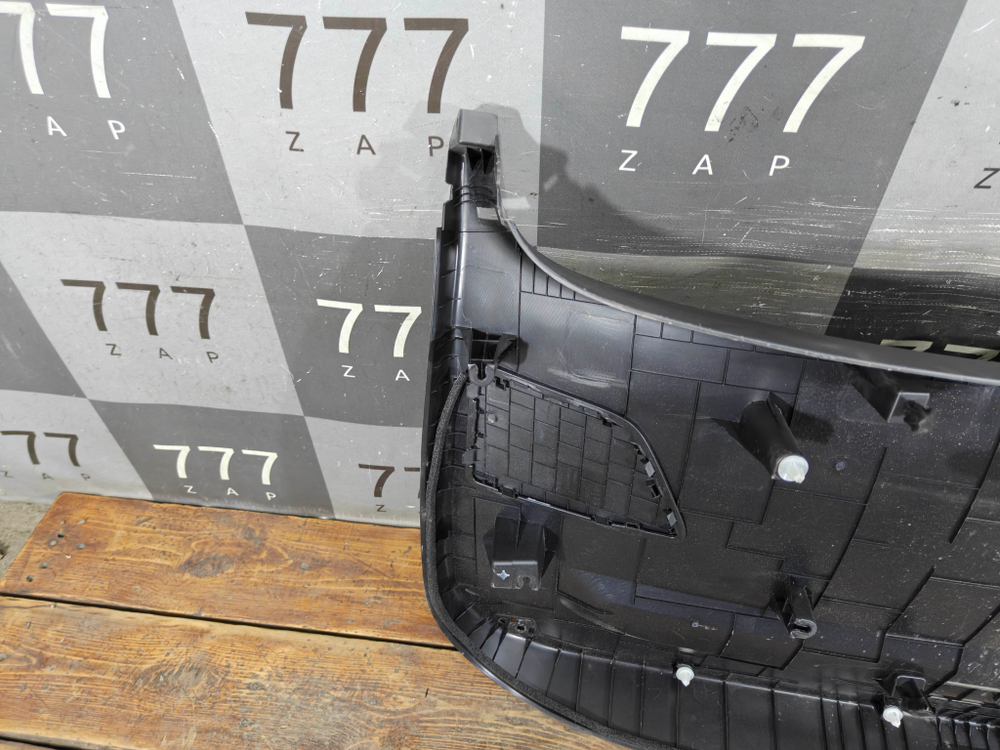 Обшивка крышки багажника Geely Coolray 19-нв Б/У Оригинал 6051010000