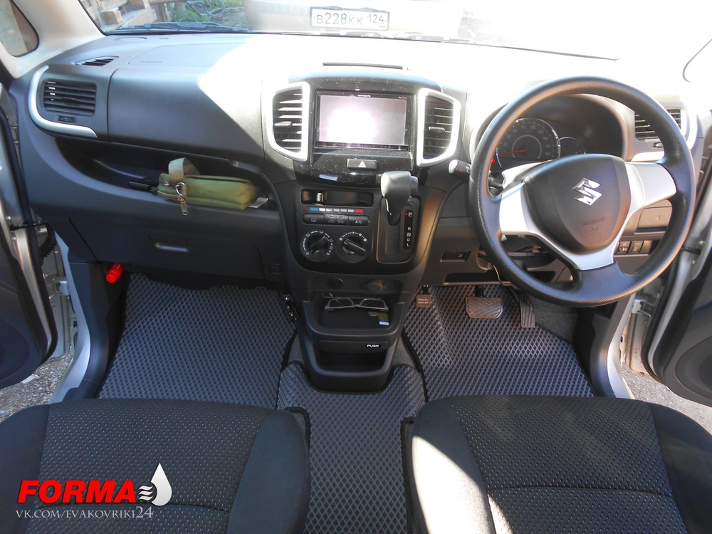 Suzuki Solio 2 поколение (12.2010 - 07.2015)