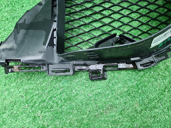 Решетка перед. бампера Mercedes GLE C292 15-19 AMG