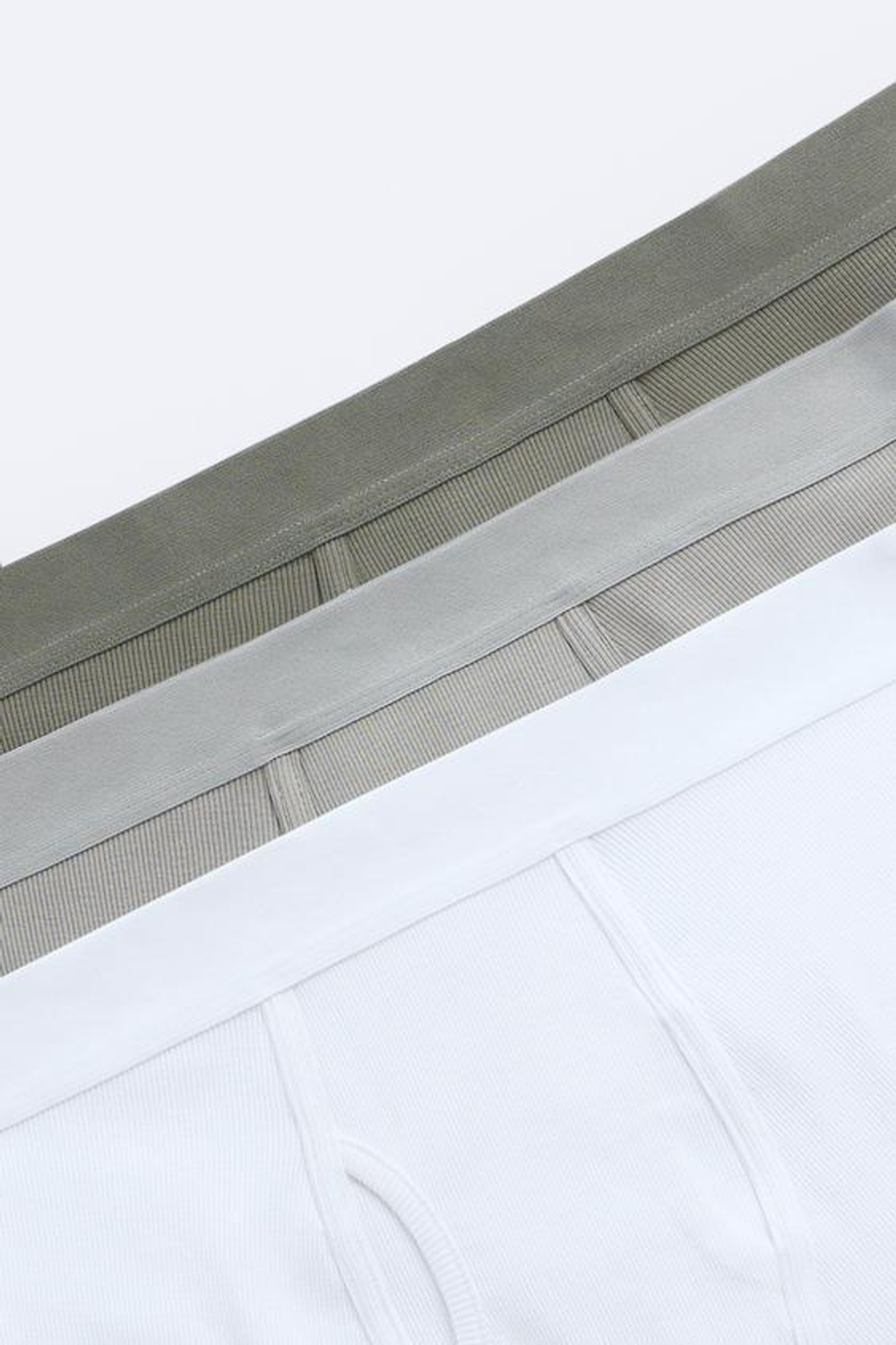 ZARA НАБОР ИЗ ТРЕХ ТРУСОВ-БОКСЕРОВ В РУБЧИК С КОНТРАСТНЫМИ ДЕТАЛЯМИ, РАЗНОЦВЕТНЫЙ