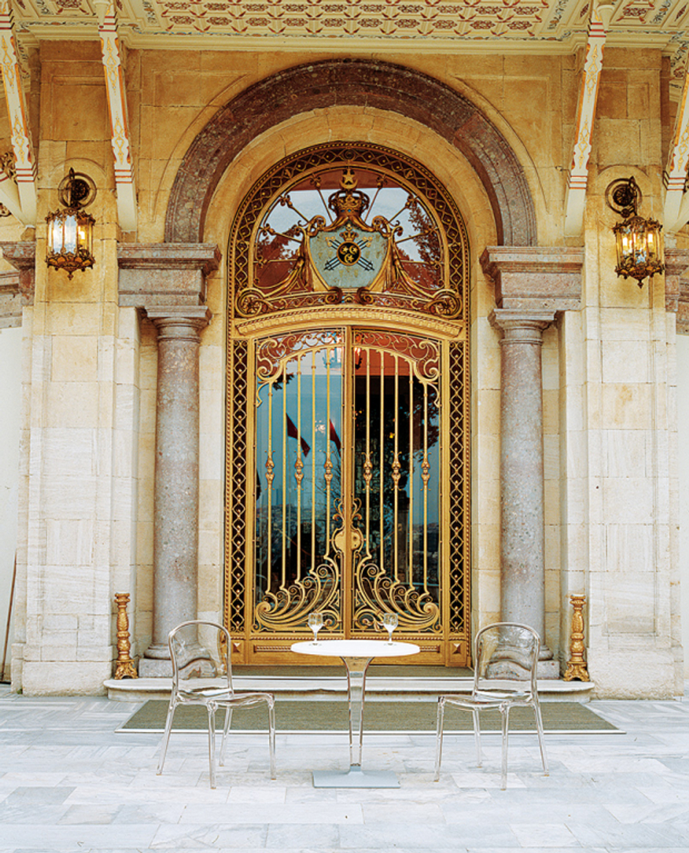 Стол пластиковый Siesta Contract Ice, Ø600х730, белый