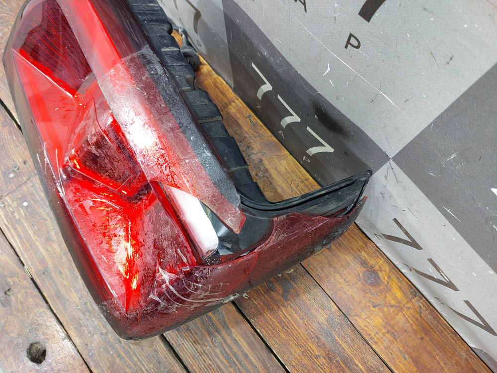 Фонарь задний левый с дефектом GAC GS8 2 21-нв Б/У Оригинал 7305001DRS0000