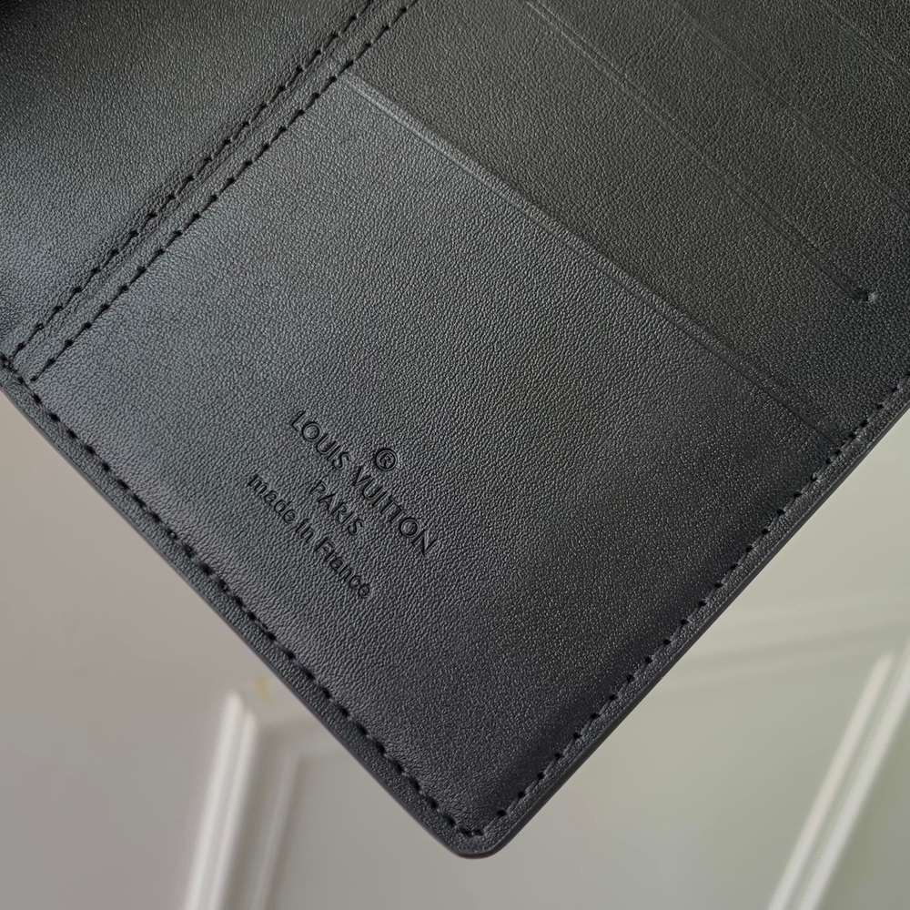 Louis Vuitton Brazza Wallet