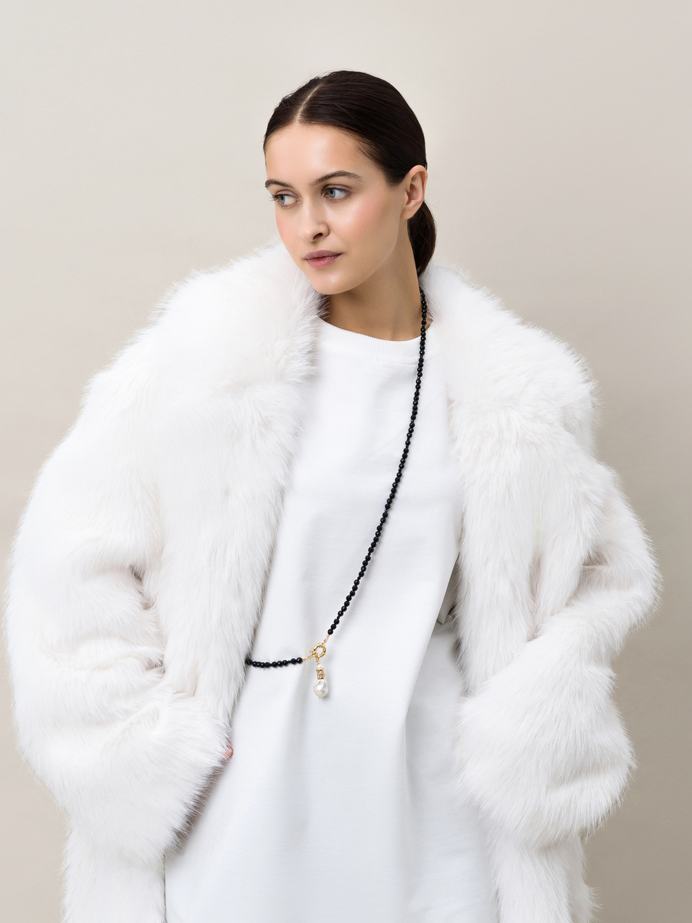 Сотуар из Чёрного агата "Long Pearl" Gold