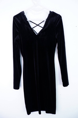 Платье Zolla бархатное, маркировка XS, визуально на 42 размер