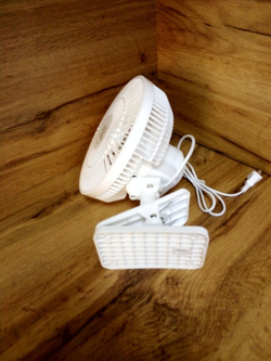 Вентилятор 5-лопастной на прищепке + основание