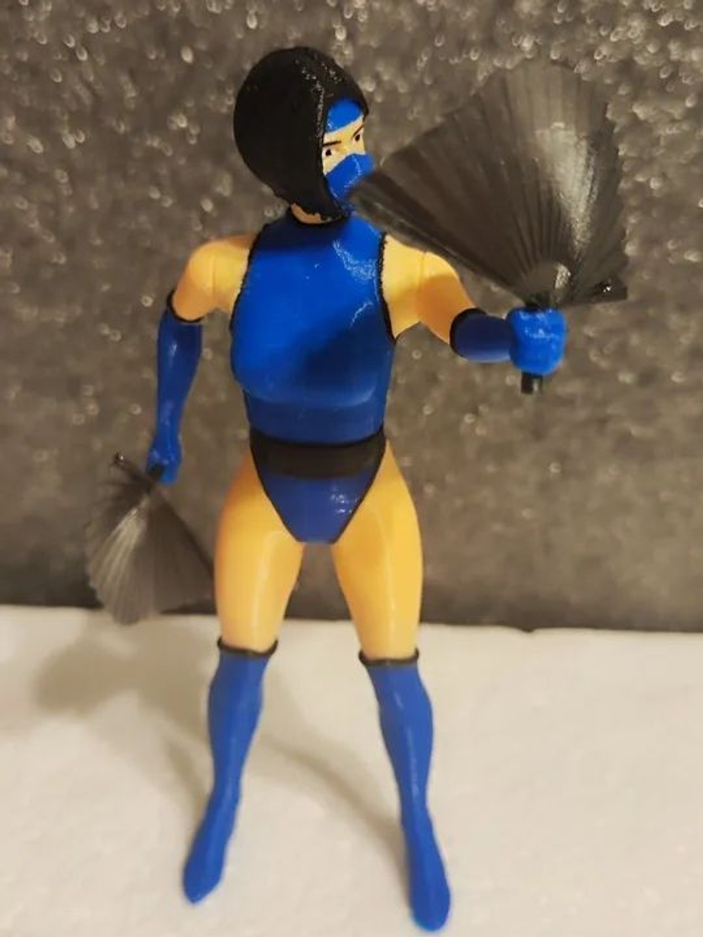 Подвижная фигурка "Китана" Mortal Kombat, пластик, цветная