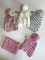 Шапка вязаная со снудом "Заяц"