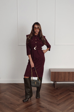 Платье из спандекса с акцентными плечами и карманами