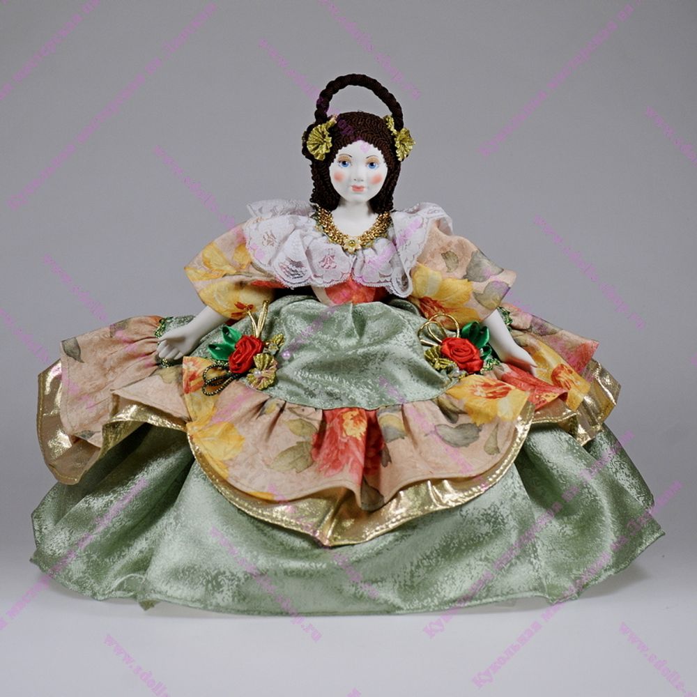 Кукла-грелка на чайник в светском наряде