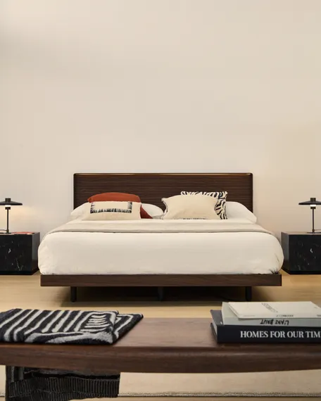 Изголовье Norlen из орехового шпона с темной отделкой LED 60 x 200 см