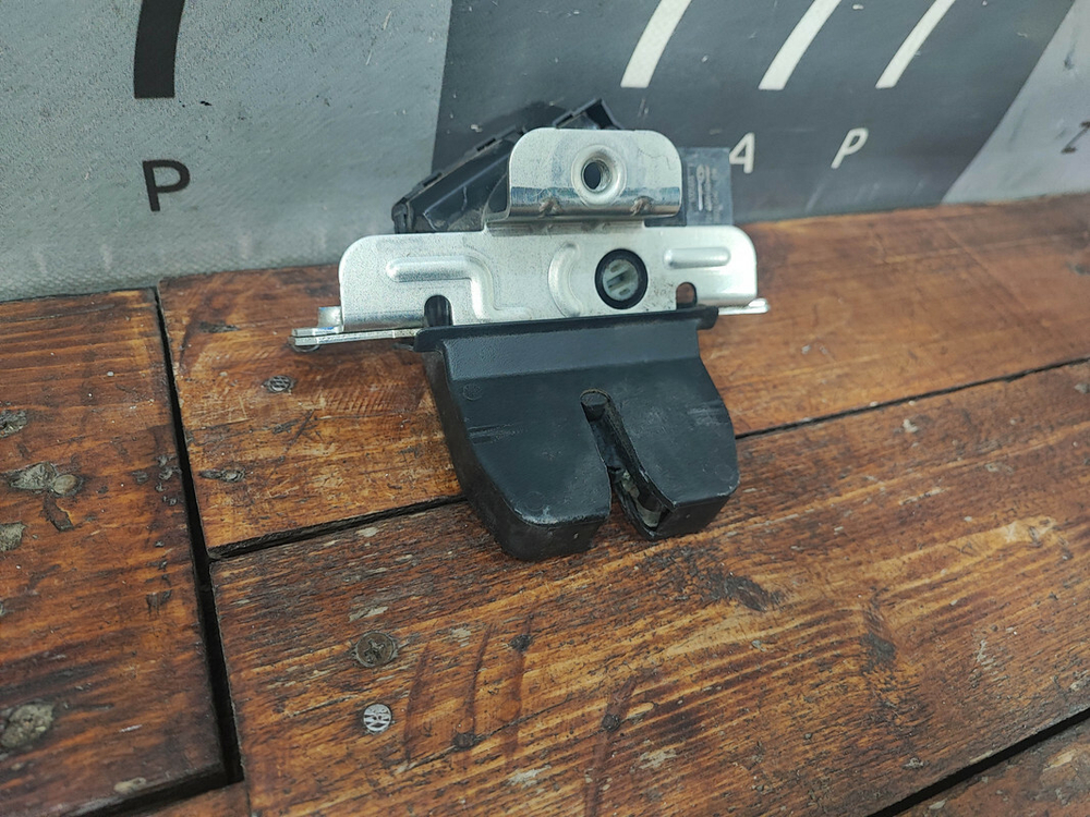 Замок крышки багажника Chery Tiggo 4 18-нв Б/У Оригинал T216305110