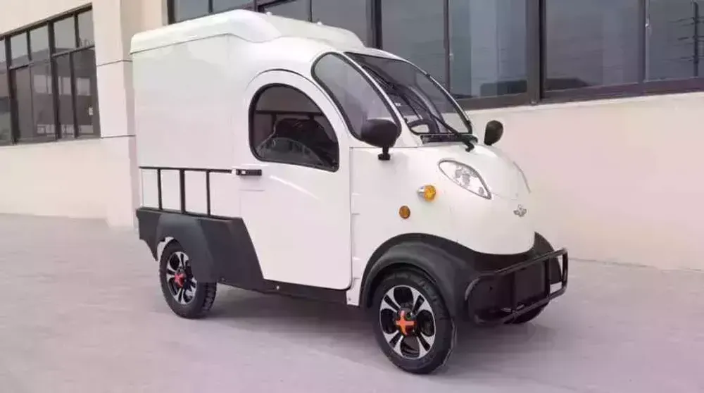 Квадрицикл грузовой GreenCamel Тендер 5-Квадро (72V 2500W) закрытые кабина и кузов