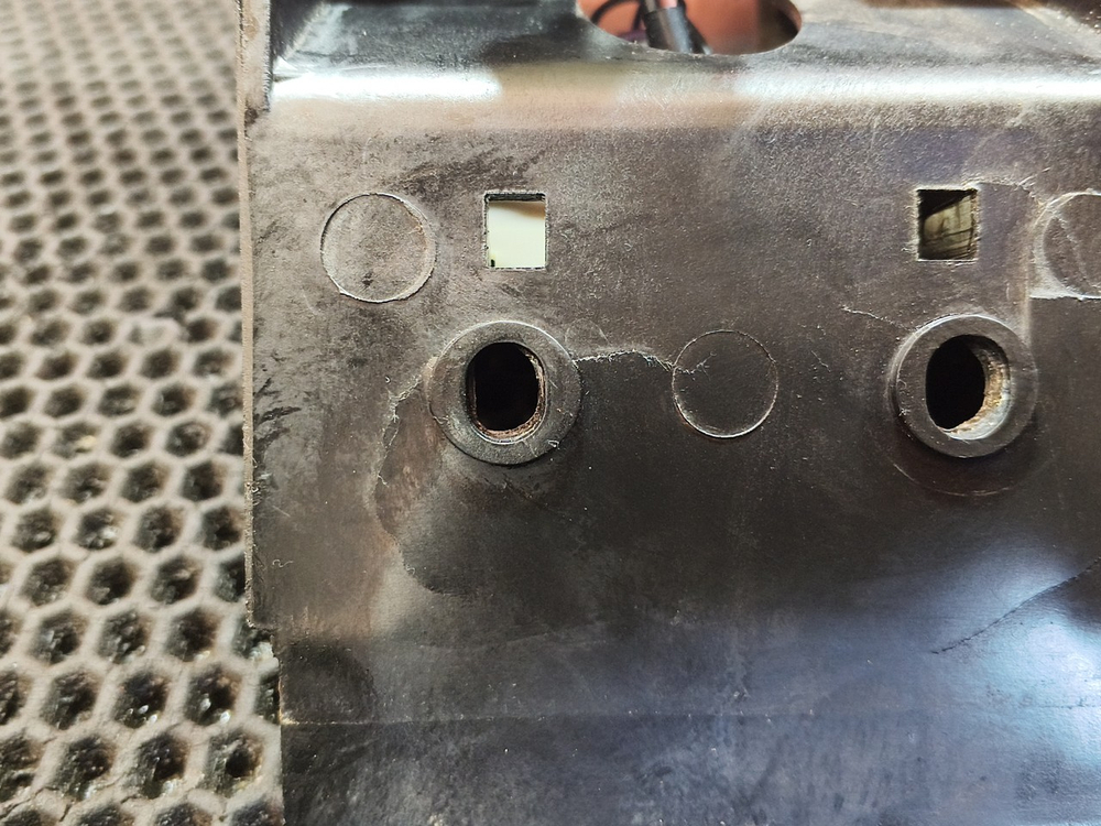 Бардачок верхней консоли 2022г