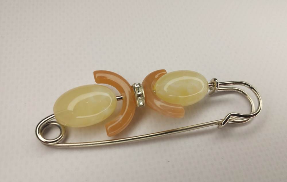 Булавка брошь "Славутич" для кардигана, пальто, платков, костюмов, одежды. Цвет  охра