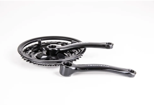 Система HDL-S303 24/34/42T, cтальные шатуны 152 мм, под квадрат, резьба 9/16", защита звезд: черный пластик, цвет черный, c лого TECH TEAM. FC-HDL-S303/152-B