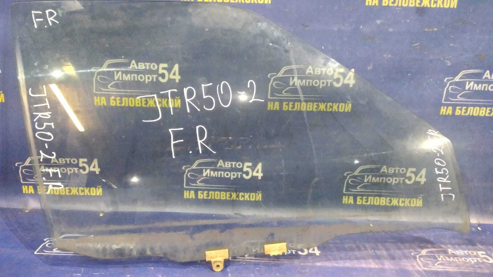 Стекло двери передней правой NISSAN TERRANO 2000