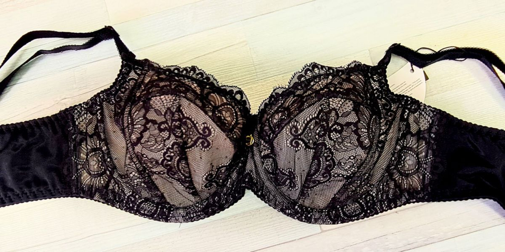 Бюстгальтер на косточках с кружевными мягкими чашками (Размер: 100D) (Цвет: черный)