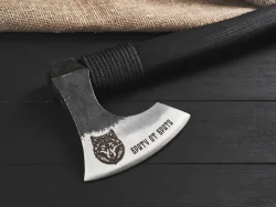 Кованый топор "Брату от брата", гравировка "Волк", рукоять черный мореный ясень