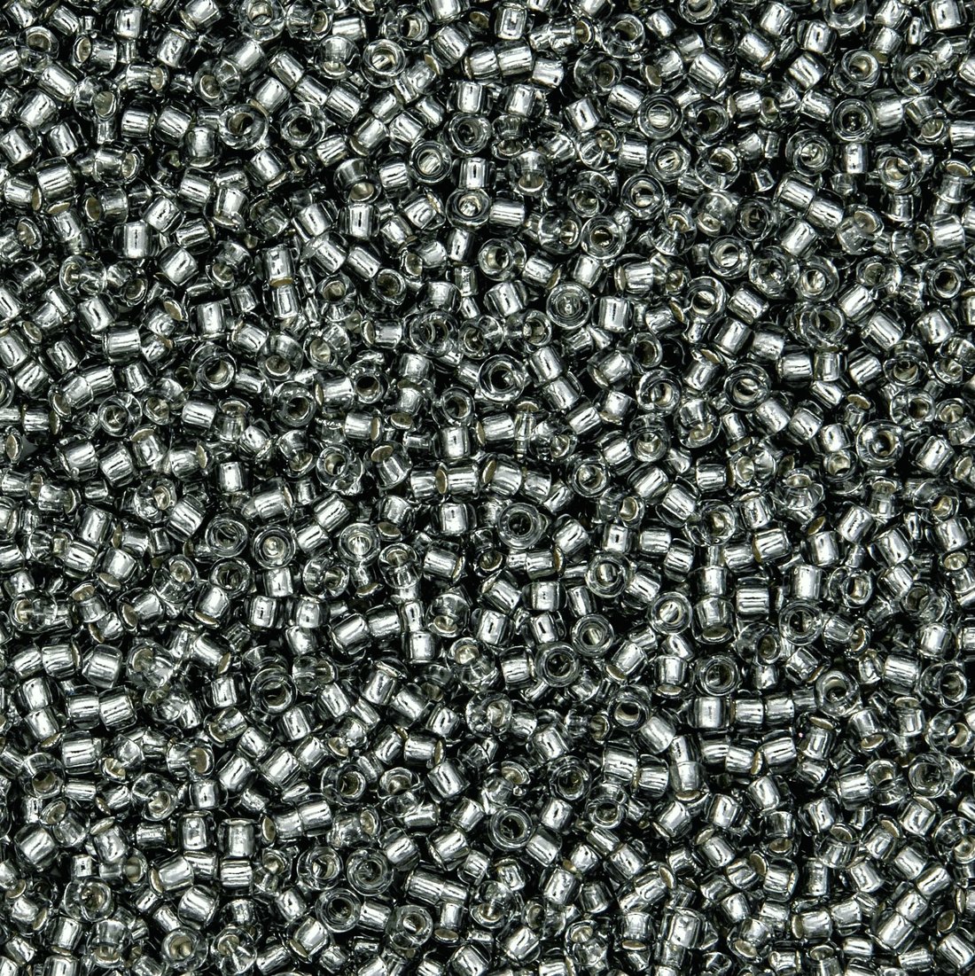 Японский бисер TOHO Round 15/0 (№29), с внутренним серебрением, прозрачный