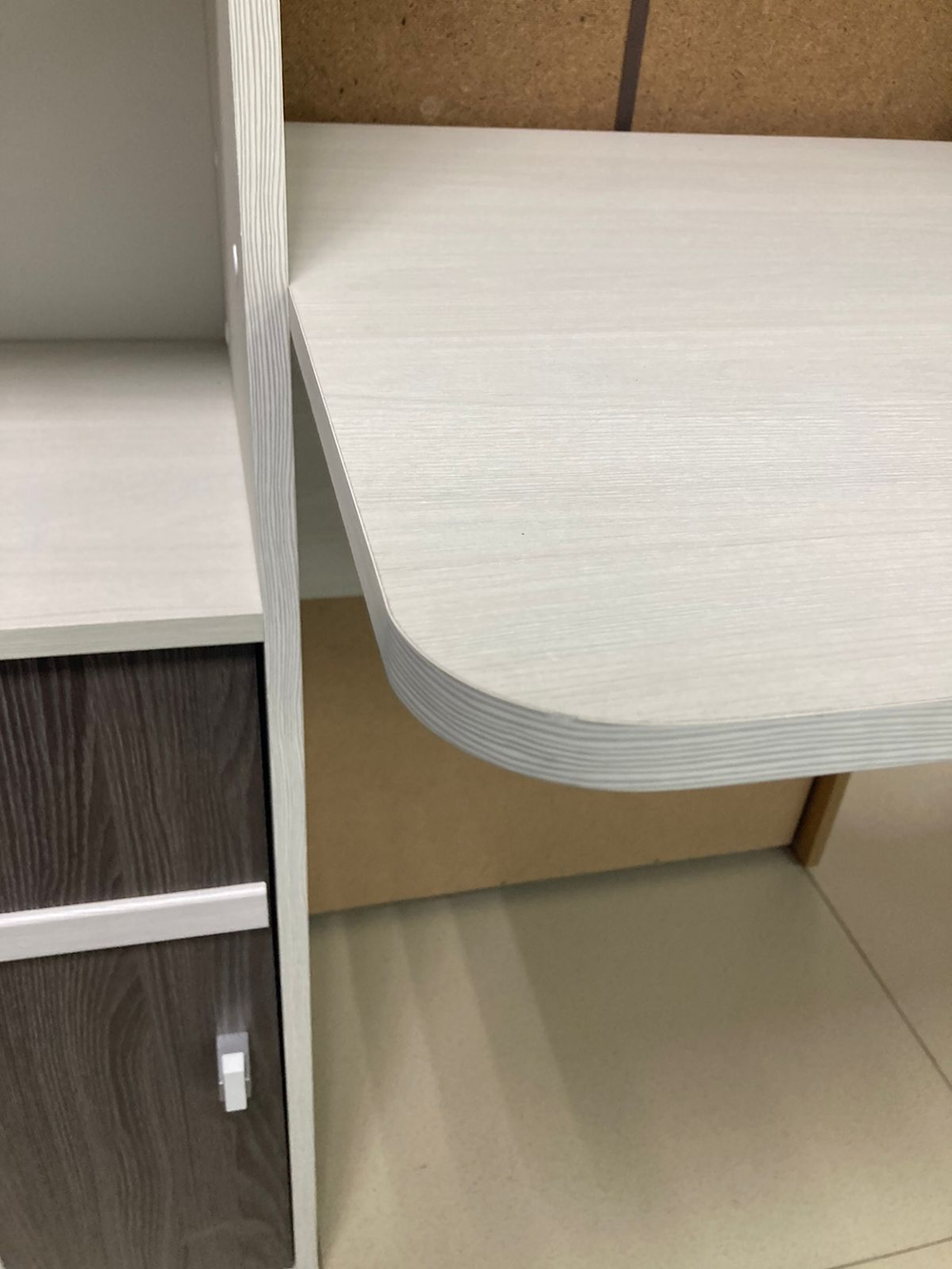 Уголок школьника Омега 16 стол писменный с надстройкой