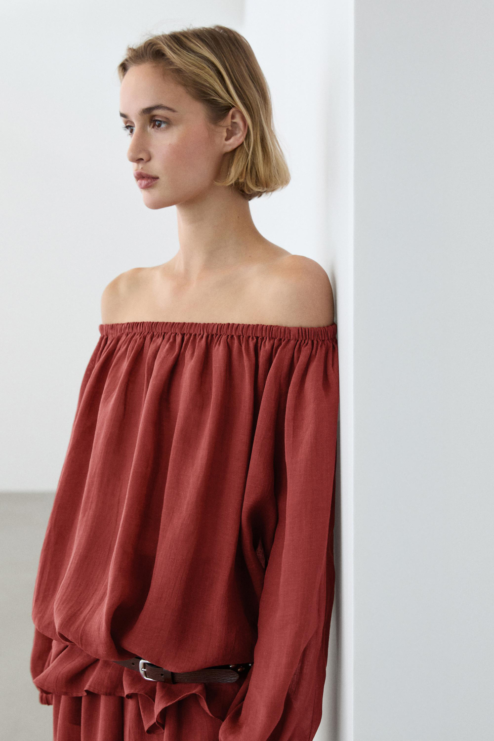 Massimo Dutti Блуза с широким воротником и драпировкой, красновато-коричневый