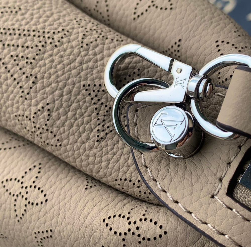 Louis Vuitton Hand It All MM