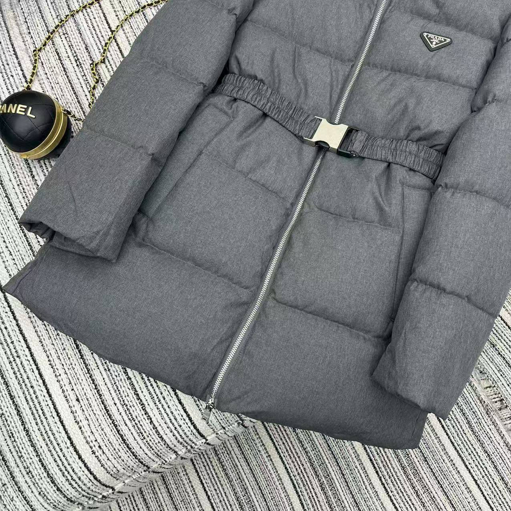 Пуховик Prada