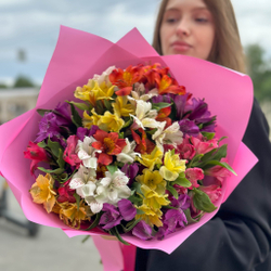 Букет Альстромерия S в ленте (11 веток)