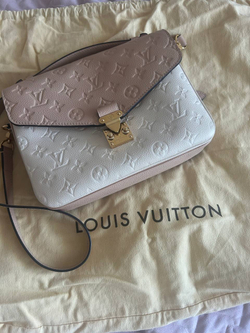 Сумка Louis Vuitton Pochette metis