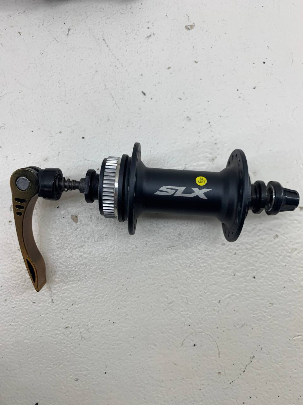 Втулка передняя Shimano XT HB-M675