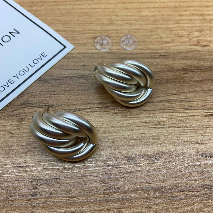 Серьги Fashion сплетение колец капля цвет жемчужный 2х3 см