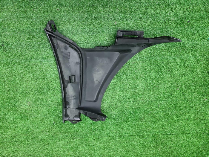 Накладка бампера левая Mercedes GLC X253 (19-22)