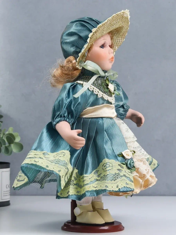 Кукла керамическая фарфоровая Танечка в платье 30 см