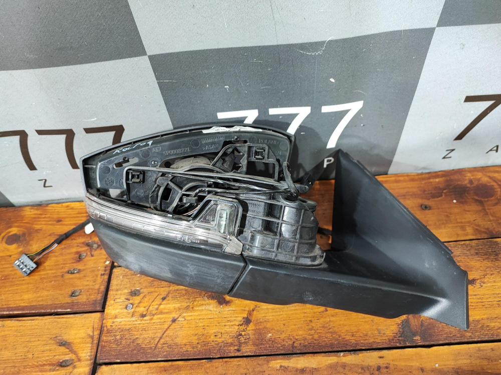 Зеркало правое 6 pin Skoda Karoq 17-22 Б/У Оригинал 57R857502