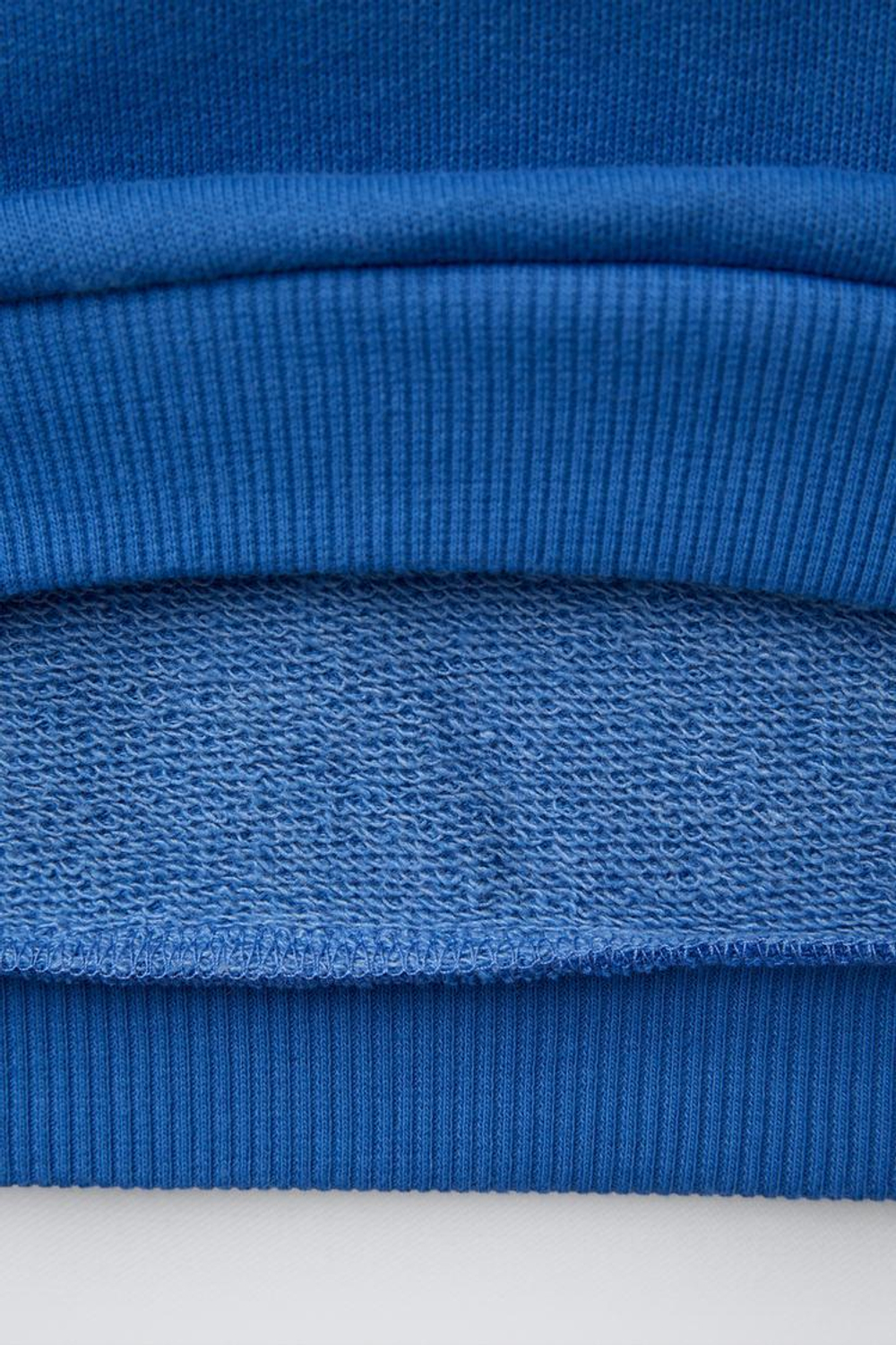 ZARA ТОЛСТОВКА С НАШИВКАМИ NBA ©, ЯРКО-СИНИЙ