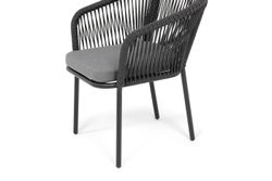 "Марсель" стул плетеный из роупа, каркас алюминий черный муар, роуп темно-серый круглый, ткань темно-серая 027