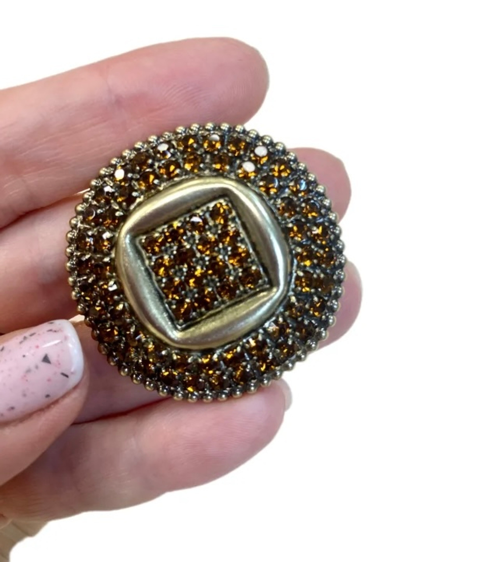 Пуговица (Франция) со стразами для шуб и другой верхней одежды. Д-40мм