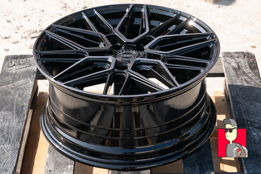 Комплект дисков Vossen HF-7 FlowForm 17x7.5 et35 5x114.3