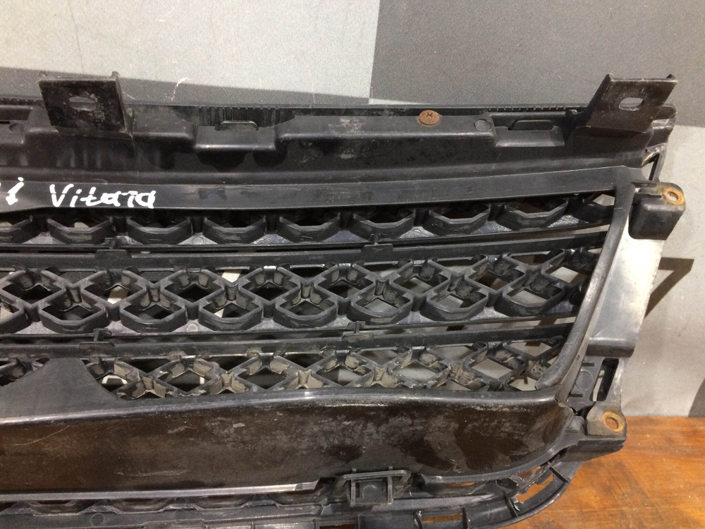 Решетка радиатора Suzuki Grand Vitara 2 (JT) 08-12 Б/У Оригинал 7174365J0