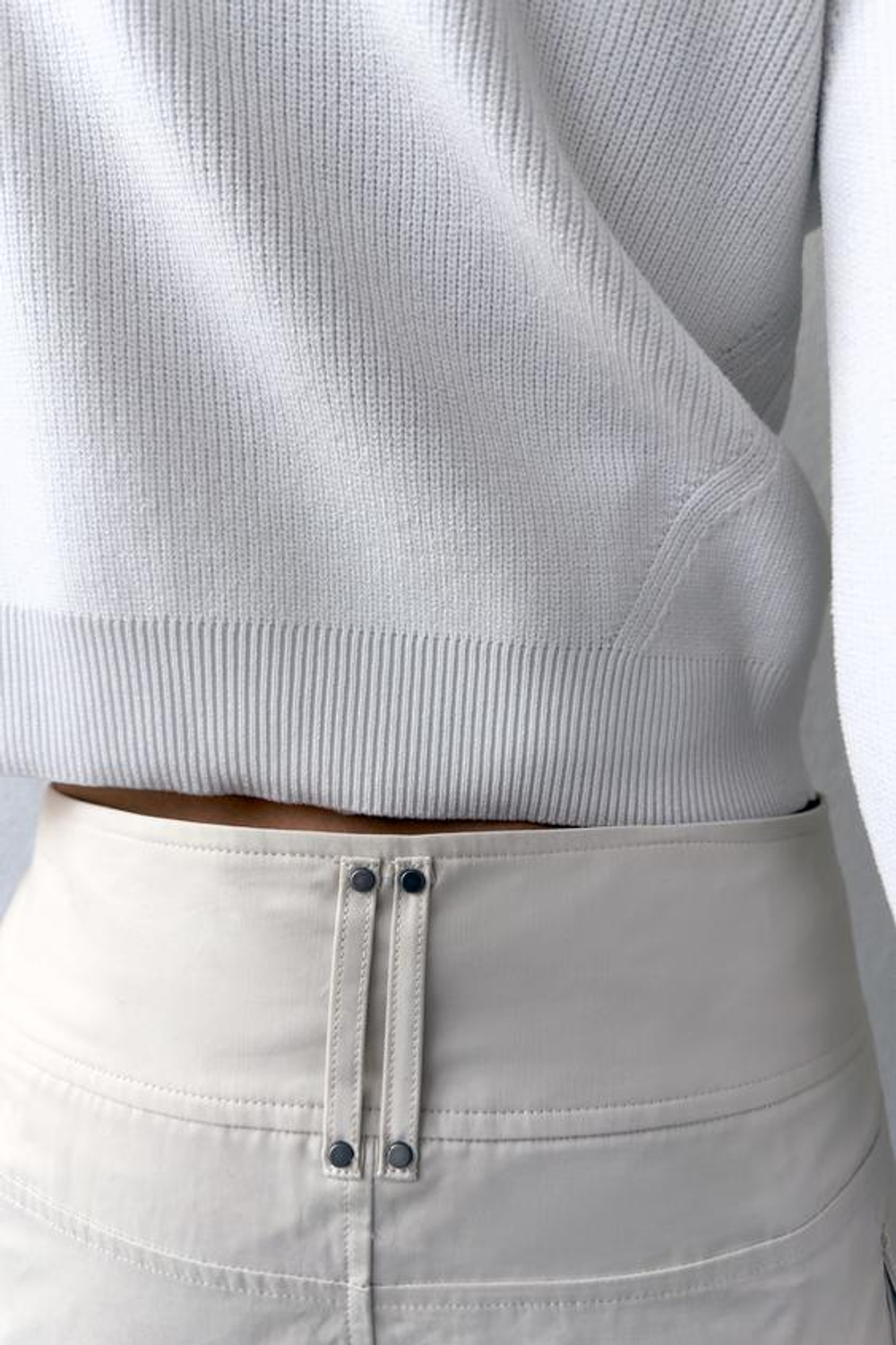 ZARA ЮБКА-ШОРТЫ С КАРМАНАМИ, ЦВЕТ ЛЬДА