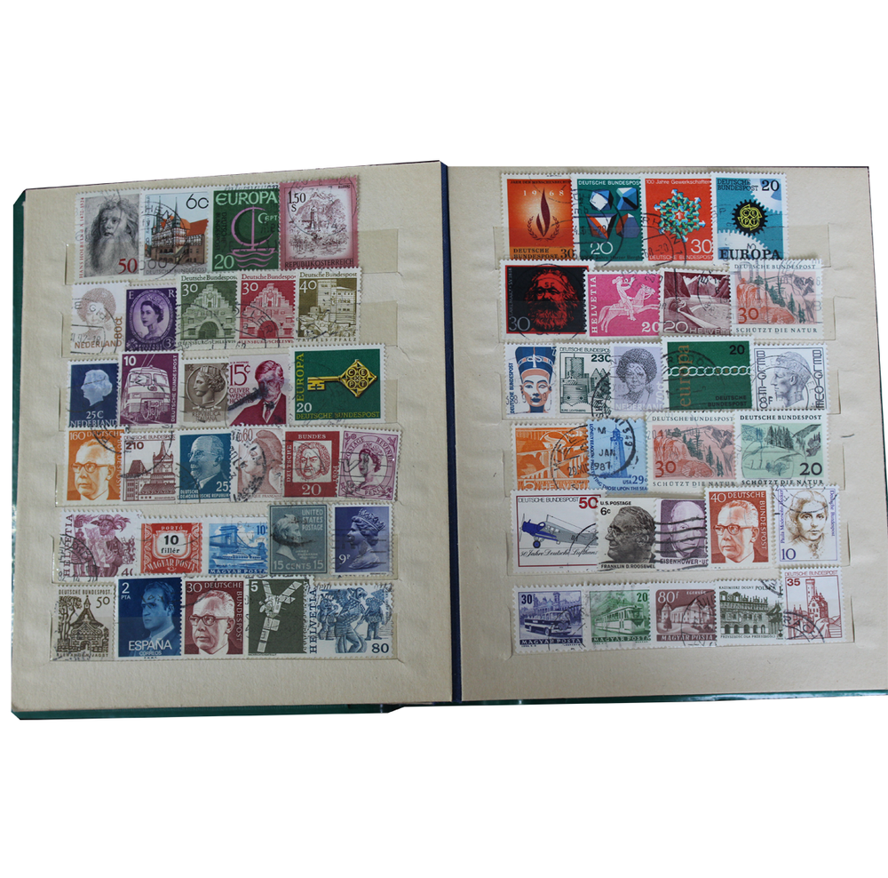 Альбом с коллекцией иностранных марок, в количестве 700+ штук. VF