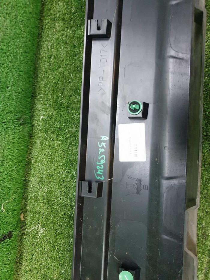 Накладка порога правая Maserati Levante (2016-2020)