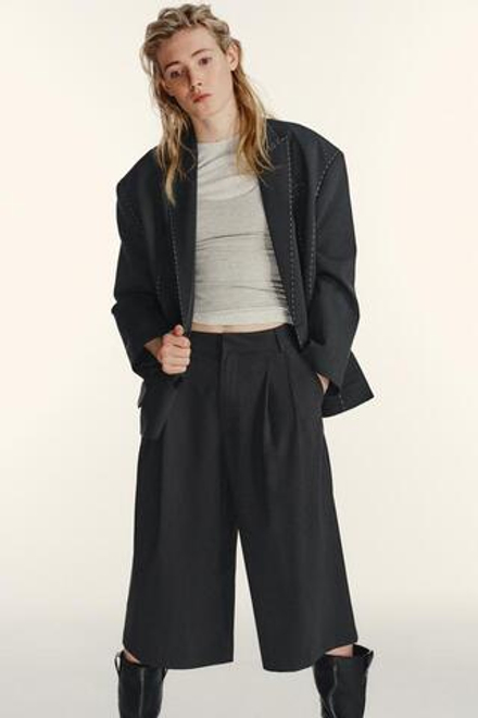 ZARA ШИРОКИЕ ШОРТЫ СО СКЛАДКАМИ, АНТРАЦИТОВО-СЕРЫЙ