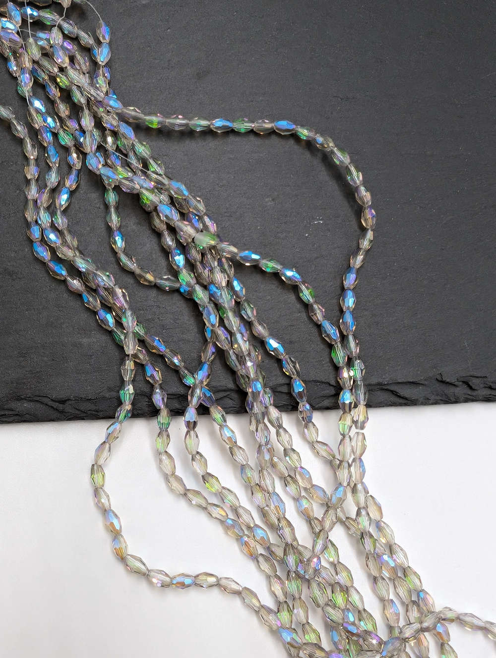 Бусины стеклянные рис 5.5*3.5мм