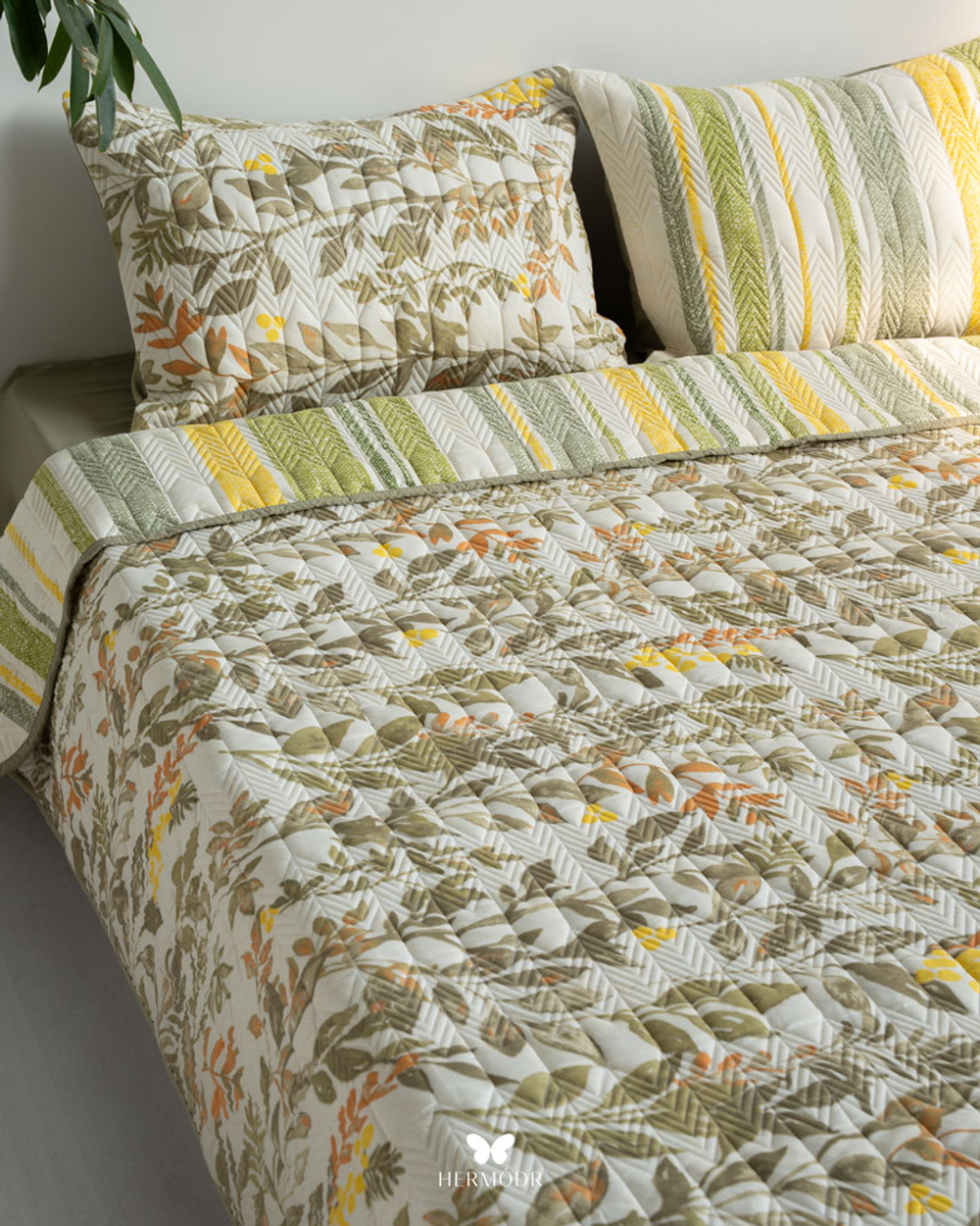 Комплект стеганного покрывала и 2 наволочек Kaj Double-Side Yellow Hermodr 130220319 Иран