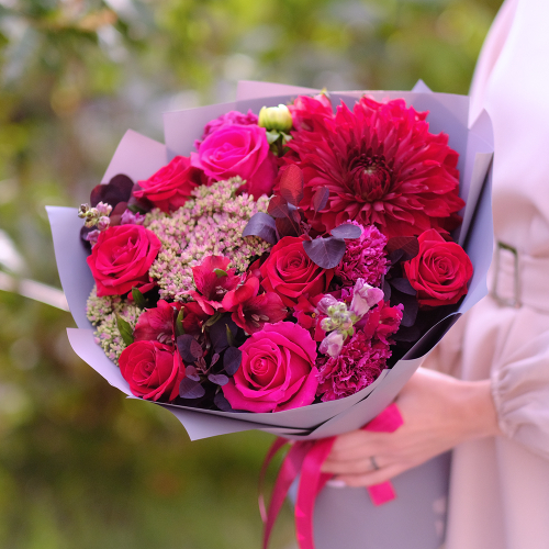 Купить Яркий осенний букет с георгиной #615