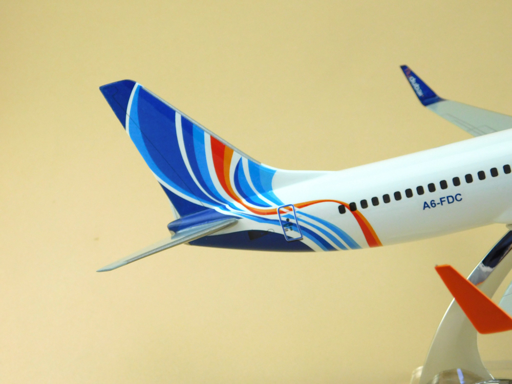 Модель самолета Boeing 737-800 (М1:100 Fly Dubai)