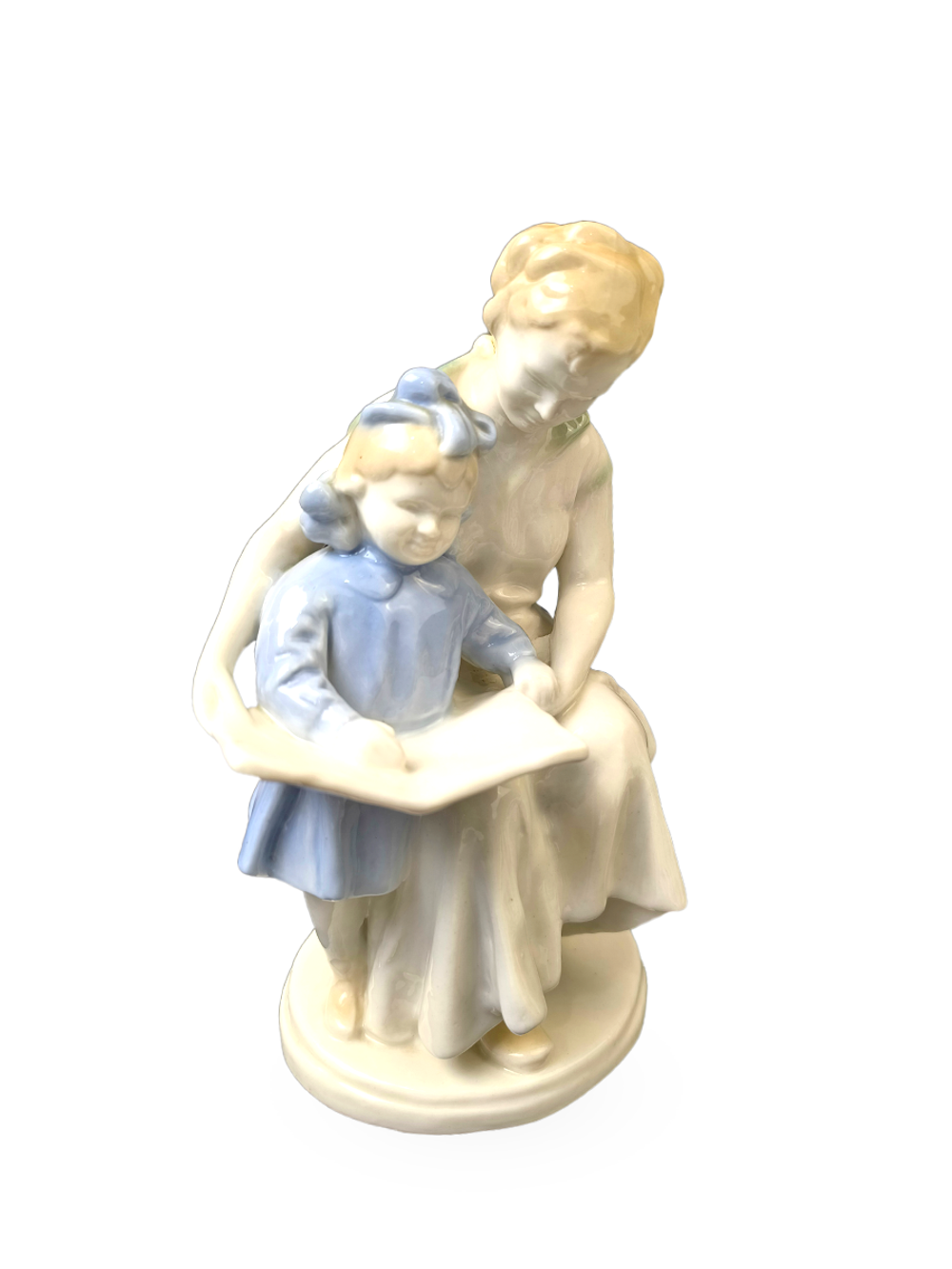 Фарфоровая статуэтка "Первая буква" Полонное ЗХК