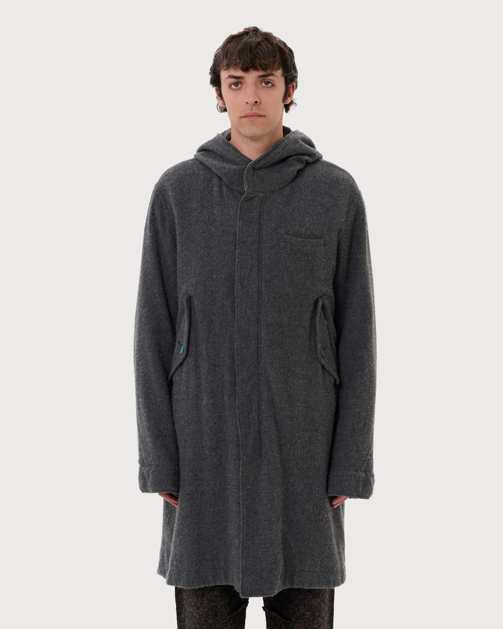 UNDERCOVER ПАЛЬТО СЕРОЕ С КАПЮШОНОМ ИЗ ШЕРСТИ